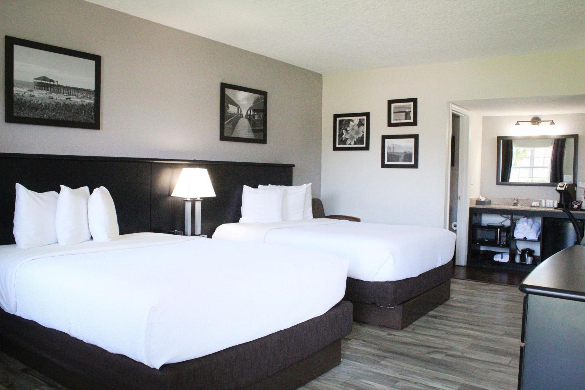 2 Queen Beds Deluxe Room Courtyard or Pool View Room Non-Smoking,1687455948:JPEG